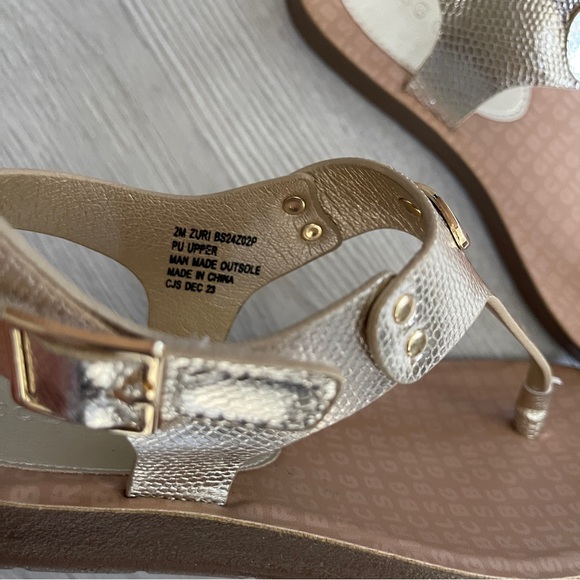 Sandals BCBG Girls metallic gold color size 2 - Picture 7 of 9